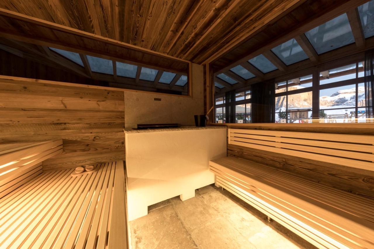 ホテル Rifugio Salei カナツェーイ エクステリア 写真