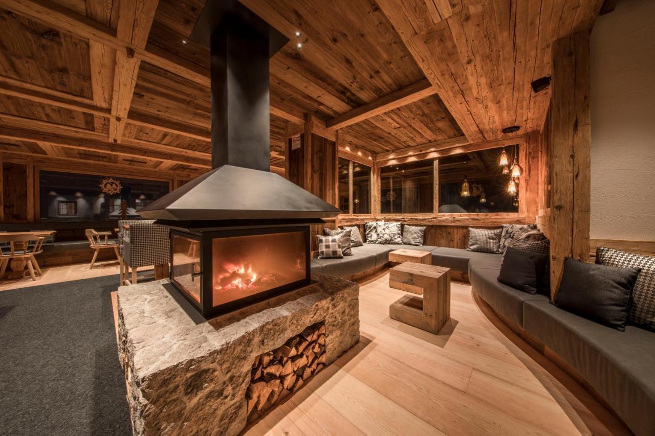 ホテル Rifugio Salei カナツェーイ エクステリア 写真