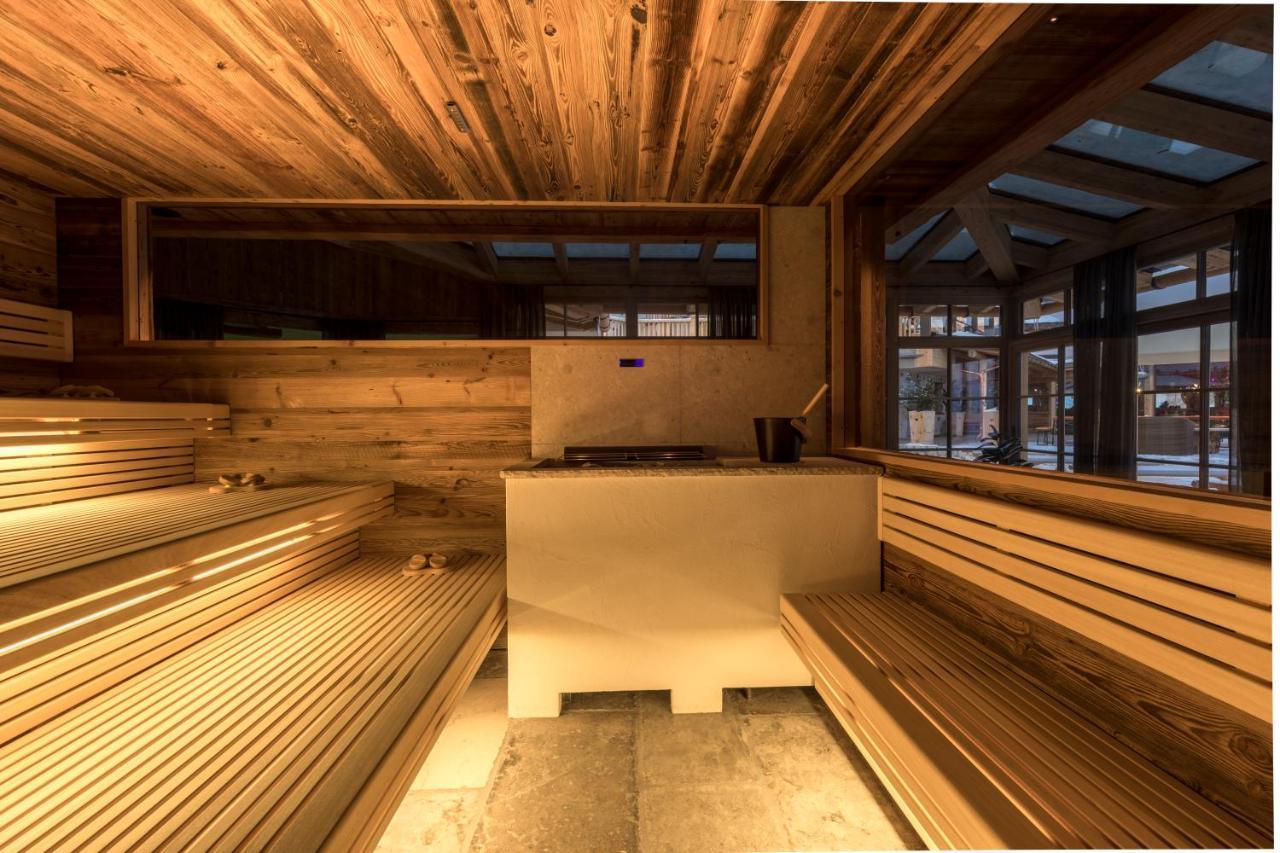 ホテル Rifugio Salei カナツェーイ エクステリア 写真