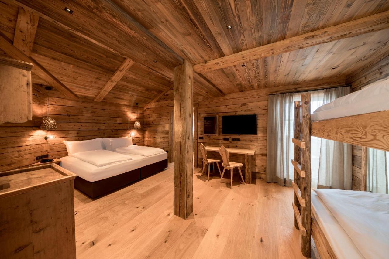 ホテル Rifugio Salei カナツェーイ エクステリア 写真