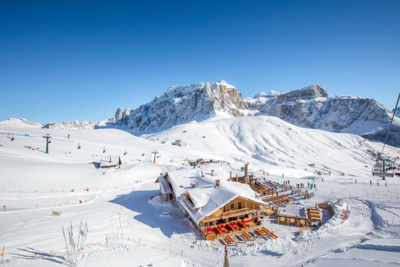 ホテル Rifugio Salei カナツェーイ エクステリア 写真