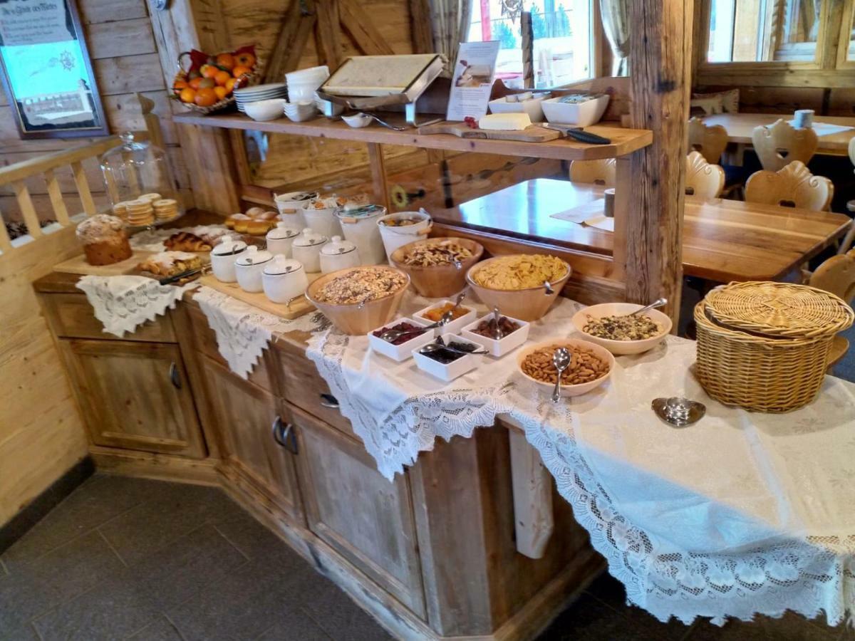 ホテル Rifugio Salei カナツェーイ エクステリア 写真